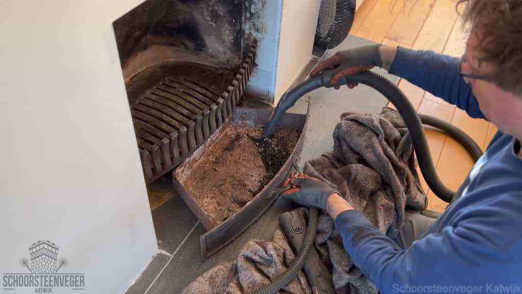 Prijs schoorsteenvegen Katwijk schouw reinigen Prijs schoorsteenvegen Katwijk schouw reinigen